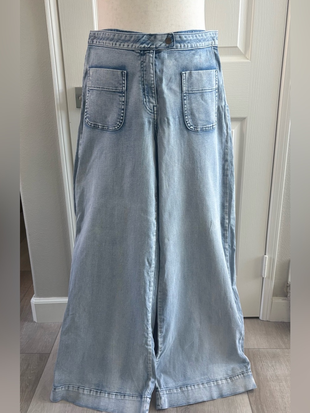 Plenty by Tracy Reese | light blue denim patch pocket jeans | size 10 | VGC